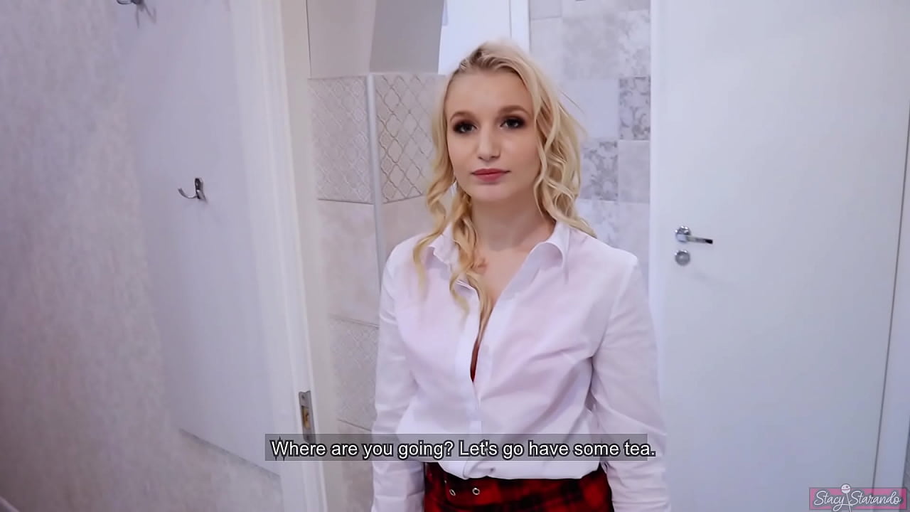 Mlada studentica vara svog dečka s njegovim prijateljem | POV i sperma unutar njezine mace!