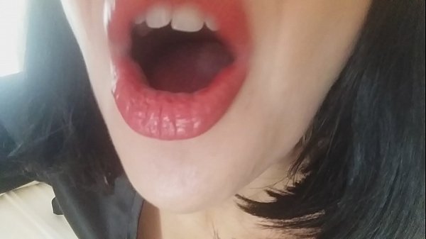 Dušo, tvoja maćeha te danas ne pušta u školu... Previše te trebam...